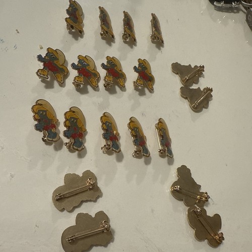 Vintage 19 Girl Smurf Smurfette in Skirt Collectible Pin 1980s Lot Different - Picture 7 of 8
