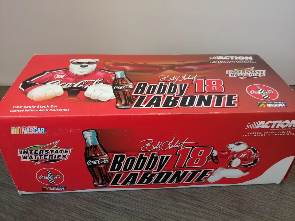 BATERÍAS INTERESTATALES 1/24 BOBBY LABONTE #18 / COCA-COLA POLAR BEAR 2001 ACCIÓN Foto 2 de 4