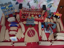 THOMAS  FRIENDS WOODEN RAILWAY LOT 150 TRACKS BRIDGES CLOCK TOWER TRAIN STATION