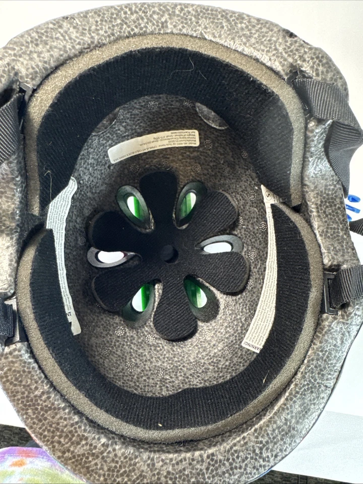 Raskullz Block Hawk Helmet - Ages 5+ (50 - 54cm) Includes Lego Brand Bricks - Image 3 of 4