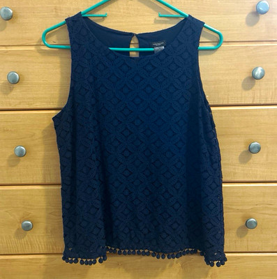 Ann Taylor Women s Blue Solid Round Neck Sleeveless Lace Tank M