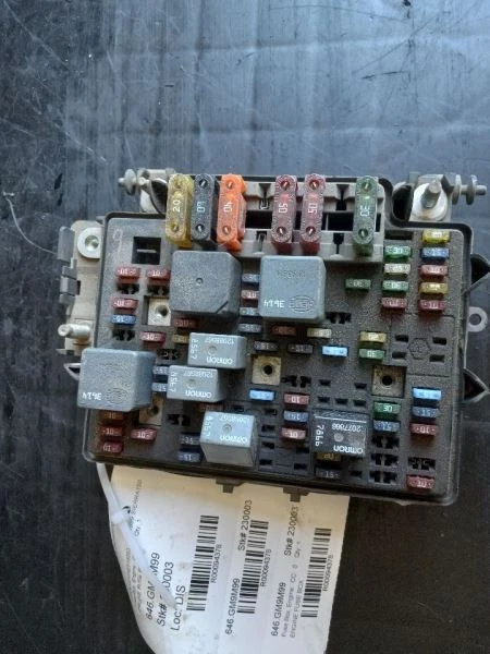 Chevrolet Silverado 1500 1999-2002 motor de caja de fusibles de 5,3 L 15770992 Foto 3 de 4