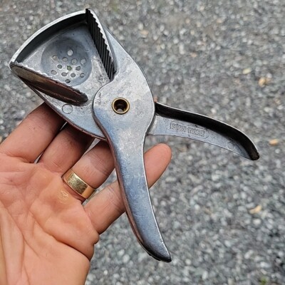 Vtg Aluminum Irvin Ware Citrus Lemon Lime Juicer Squeezer Hand