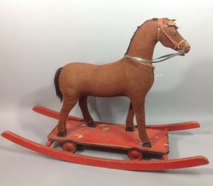 ancien cheval à bascule