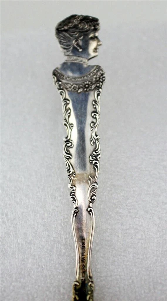 STUNNING LADY 1893 WORLDS FAIR COLOMBIAN STERLING SOUVENIR SPOON