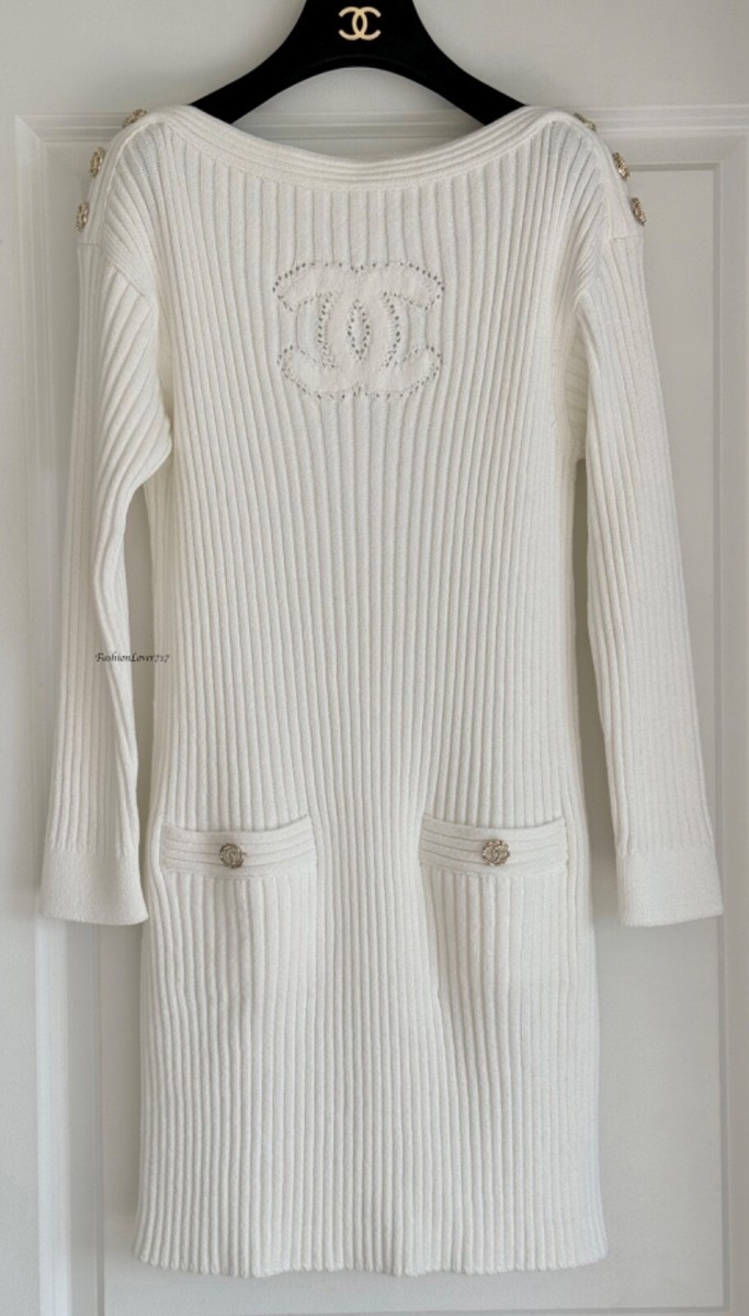 NWT 20P CHANEL WHITE RIBBED KNIT CC LOGO BUTTONS MINI DRESS NWT 20P CHANEL WHITE RIBBED KNIT CC LOGO BUTTONS MINI DRESS