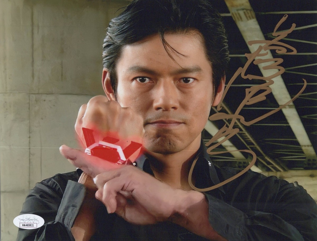 TOSHIHIDE WAKAMATSU Signed SENTAI JETMAN 8x10 Photo AUTHENTIC