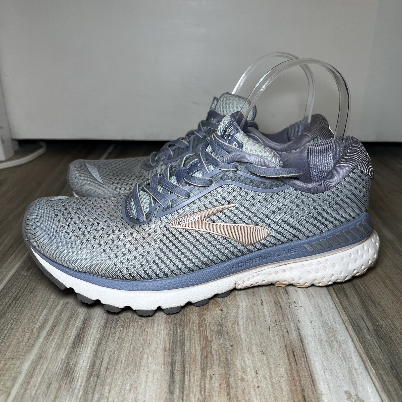 Brooks Adrenaline GTS 20 Light Purple Rose Gold Sneakers Womens 7.5