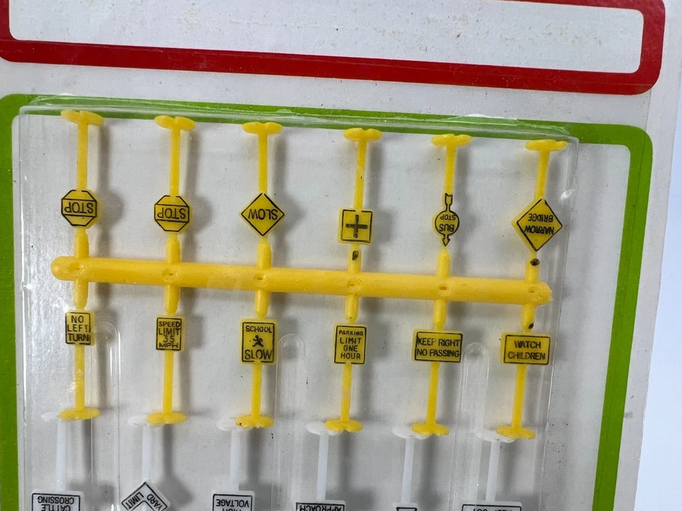 Bachmann #7013 N Scale Railroad and Street Signs Model Train Layout Accessory - Image 2 of 4