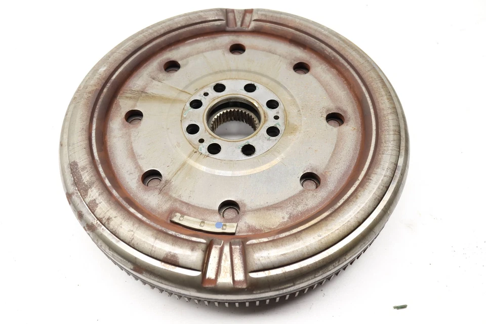 AUDI A3 2015-2016 1,8 L - Volante 06K105266J Foto 2 de 4