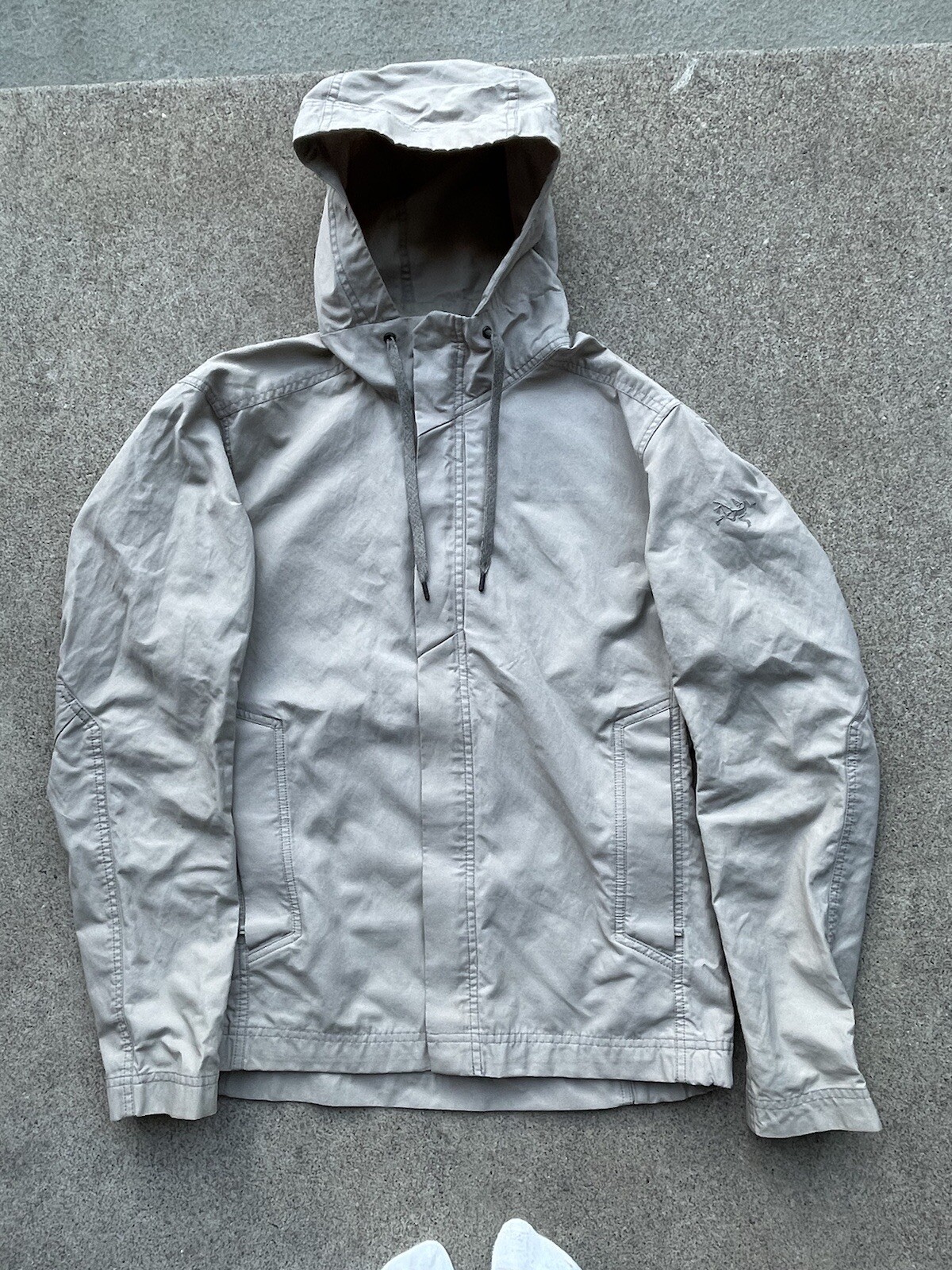 ARC'TERYX arcteryx giacca leggera guscio uomo marrone medio gorpcore