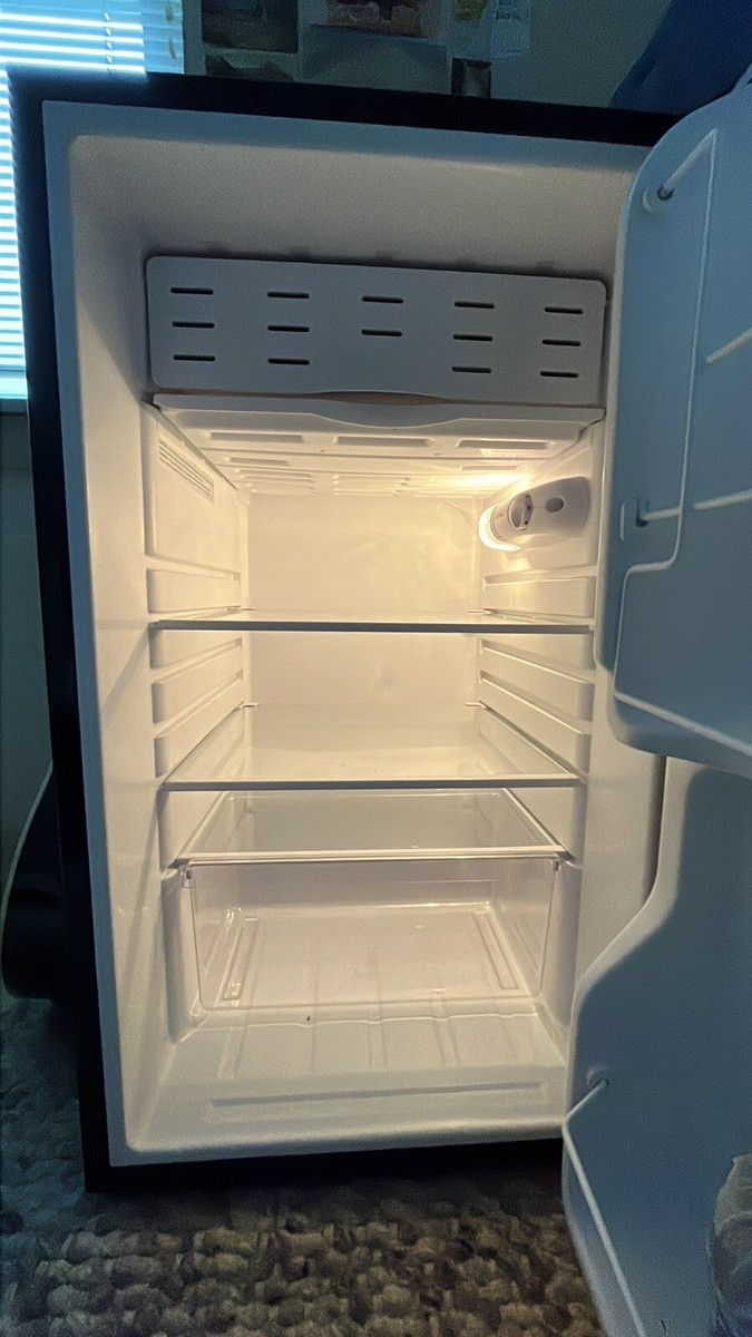 Mini Refrigerator シルバー 2段棚付き H3838f2d92de74c22924b080be5145