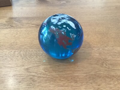 LUNDBERG STUDIOS 1993 VINTAGE #102044 GLASS GLOBAL PAPERWEIGHT