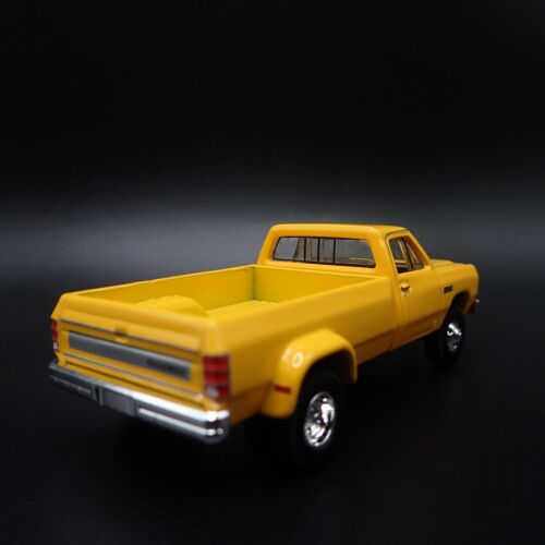 Dodge Ram D350 1982 82 camioneta pickup doble escala 1/64 diorama coche modelo diecast - Imagen 7 de 7