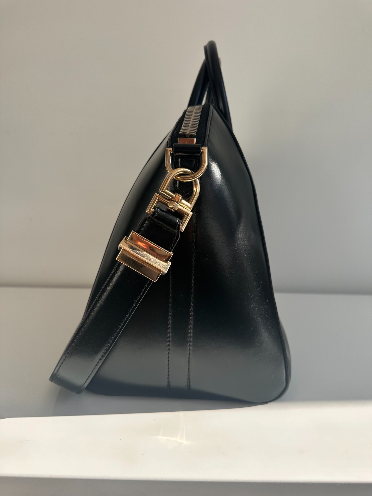 Auth/Mint Condition - Givenchy Womens Medium Box … - image 6