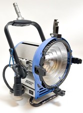 ARRI M18 1800 W Daylight HMI Light Kit: Ballast, Barndoors, Scrims, and more