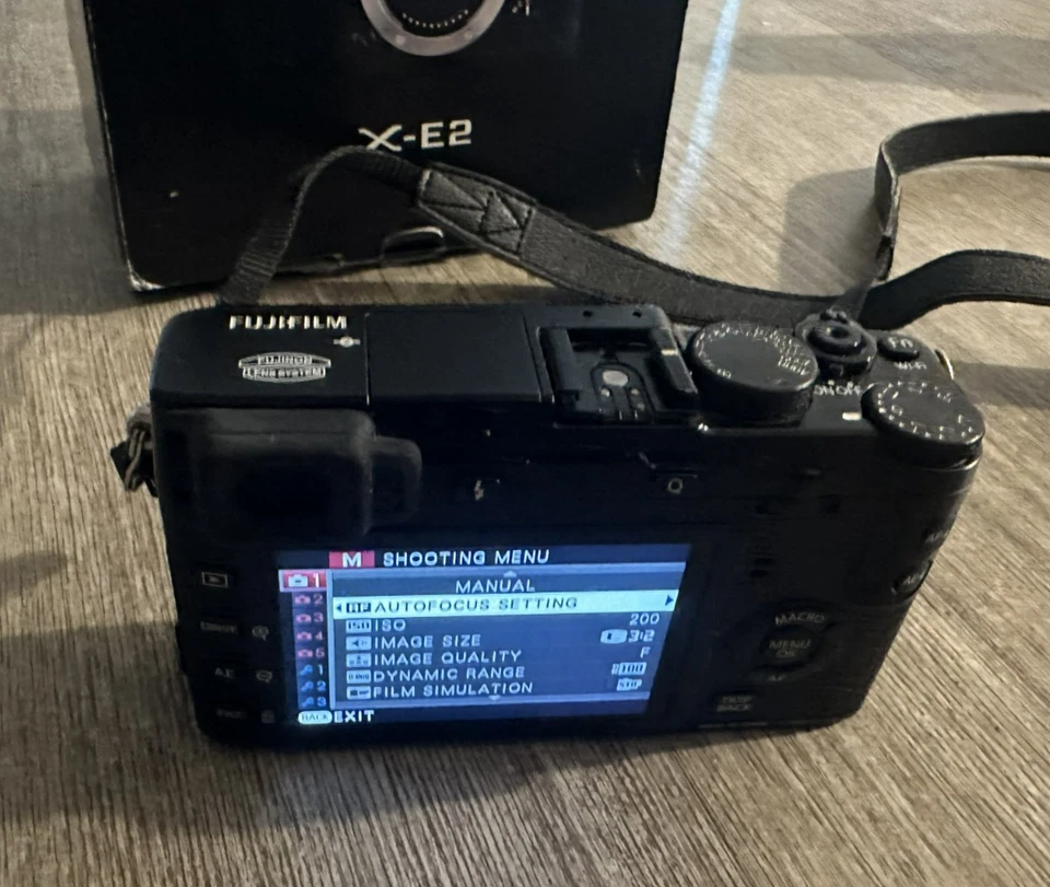 Fujifilm X-E2 16mp Mirrorless Digital Camera Black w/Box - Image 4 of 4