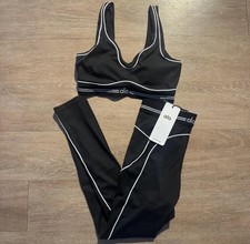 Alo Yoga Heart Throb Set Size Small Black And White