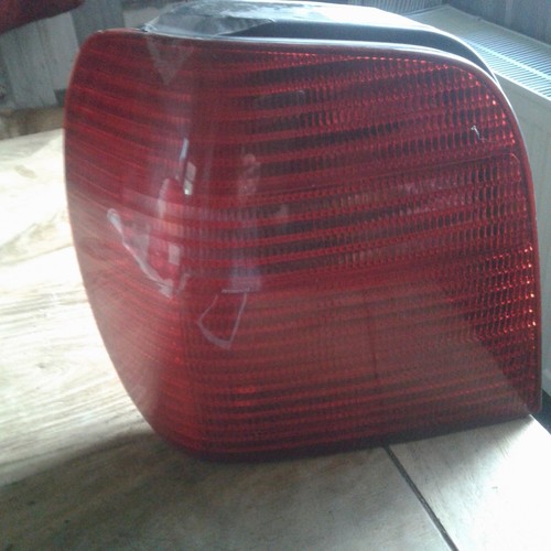 VW Polo 6N2 Original Rückleuchte Rücklicht links Hella 6N0945257B komplett