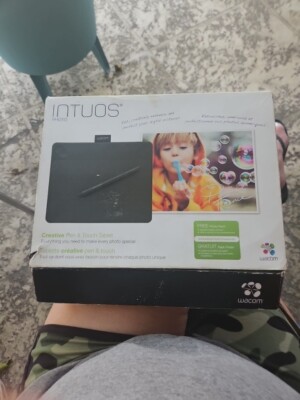 Wacom Intuos Digital Drawing Tablet with Pen - Black