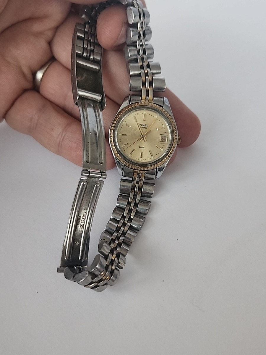 vintage Timex Ladies Vintage White Dial black rubber Strap Watch‎ WR 377 1970s VTG Timex 377 BA Cell Watch For Women gold Tone For Part And  main image 3