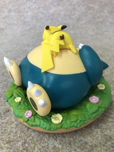 snorlax pikachu figure