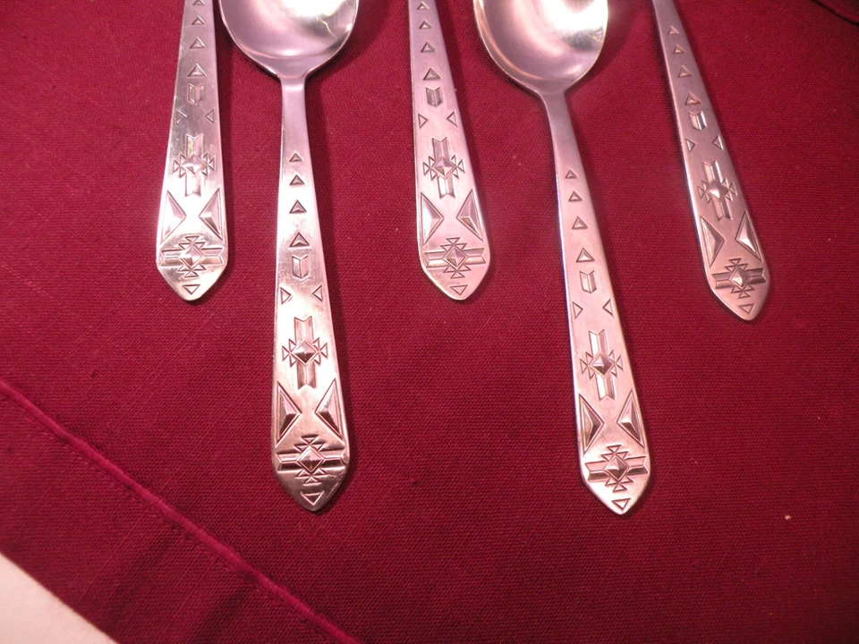 Juego de 5 CUCHARAS SOPERAS OVALADAS International Silver PUEBLO de acero inoxidable 6 7/8" Foto 4 de 4