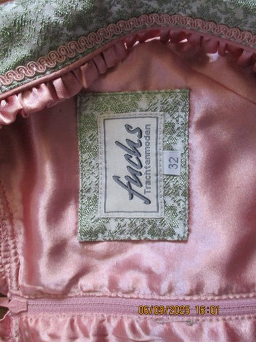 Dirndl salbeigrün rosa Gr.: 32 XS sehr wenig getragen Trachten Kleid Oktoberfest - Bild 9 von 21