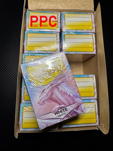 Dragon Shield White Matte Display - 10 Boxes Of 100 Protective Sleeves - Picture 1 of 3