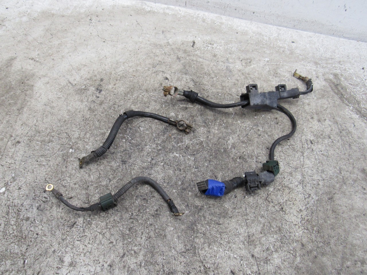 2013 Honda Crosstour 3.5L battery cable positive negative ground terminal wiring