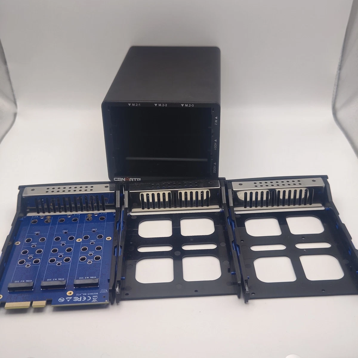 Hybrid 2*3.5 HDD 3*M.2 NVMe Enclosure with Cooling Fan for 2.5/3.5 SATA HDD/SSD