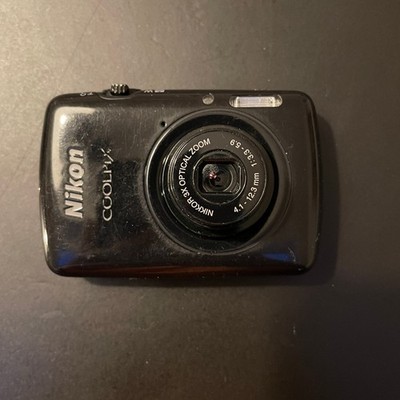 Nikon COOLPIX S01 Digitalkamera schwarz - voll funktionsfähig mit OVP