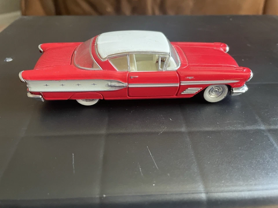 1998 Road Champs 1958 Pontiac Bonneville O scale 1:43 (5") Nice - Image 4 of 4