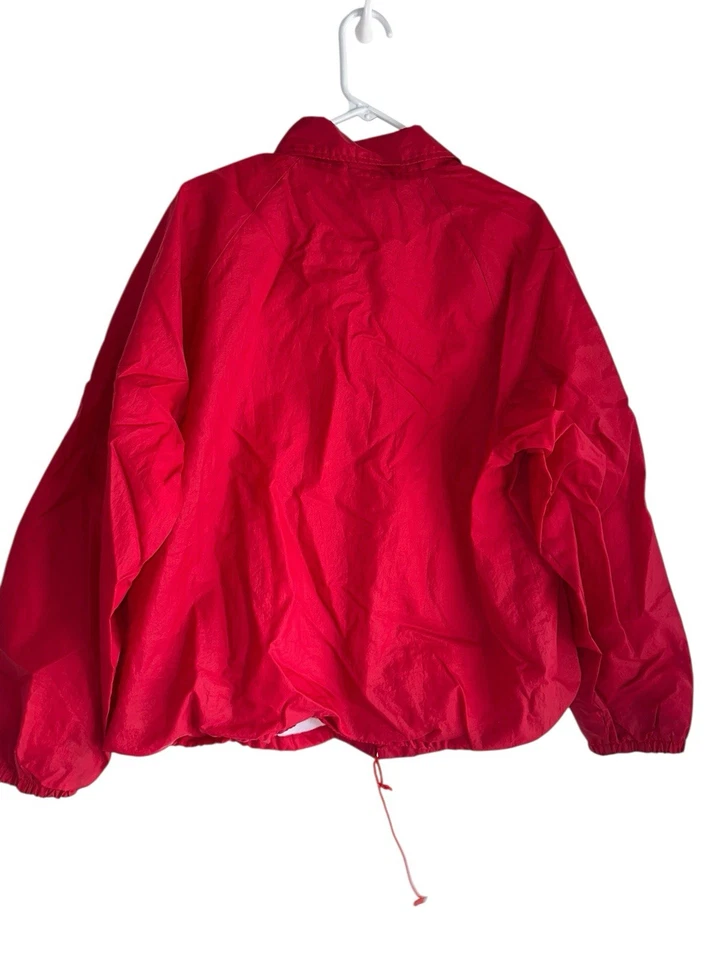 Chaqueta cortavientos vintage de nailon Athletic Works talla XL roja a presión hecha en EE. UU. Foto 2 de 4