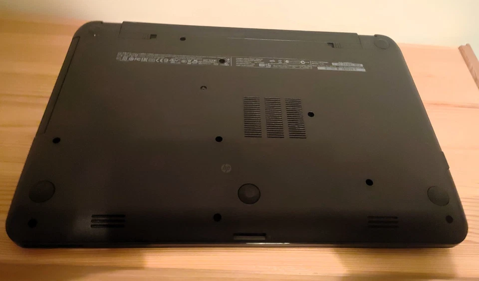 Linux HP Laptop 15-r101na - 15.6" - Intel Pentium - N3540 - 4 GB RAM - Image 4 of 4