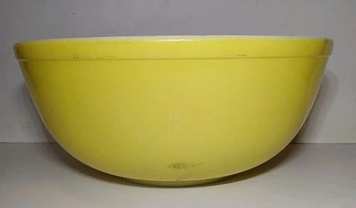 Vintage Pyrex Primary YELLOW 4 Qt. Mixing / Nesting Bowl #404
