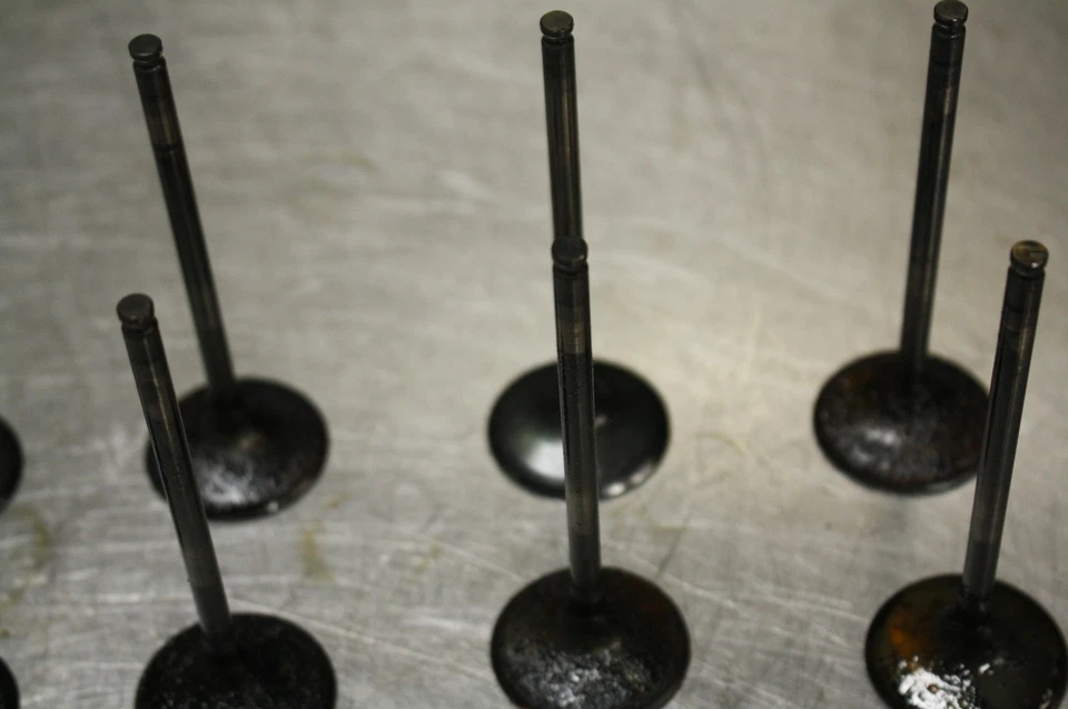 99-07 SUZUKI HAYABUSA INTAKE VALVE Foto 4 de 4