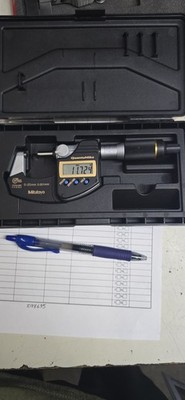 mitutoyo digital micrometer. 293-145. O-25mm.