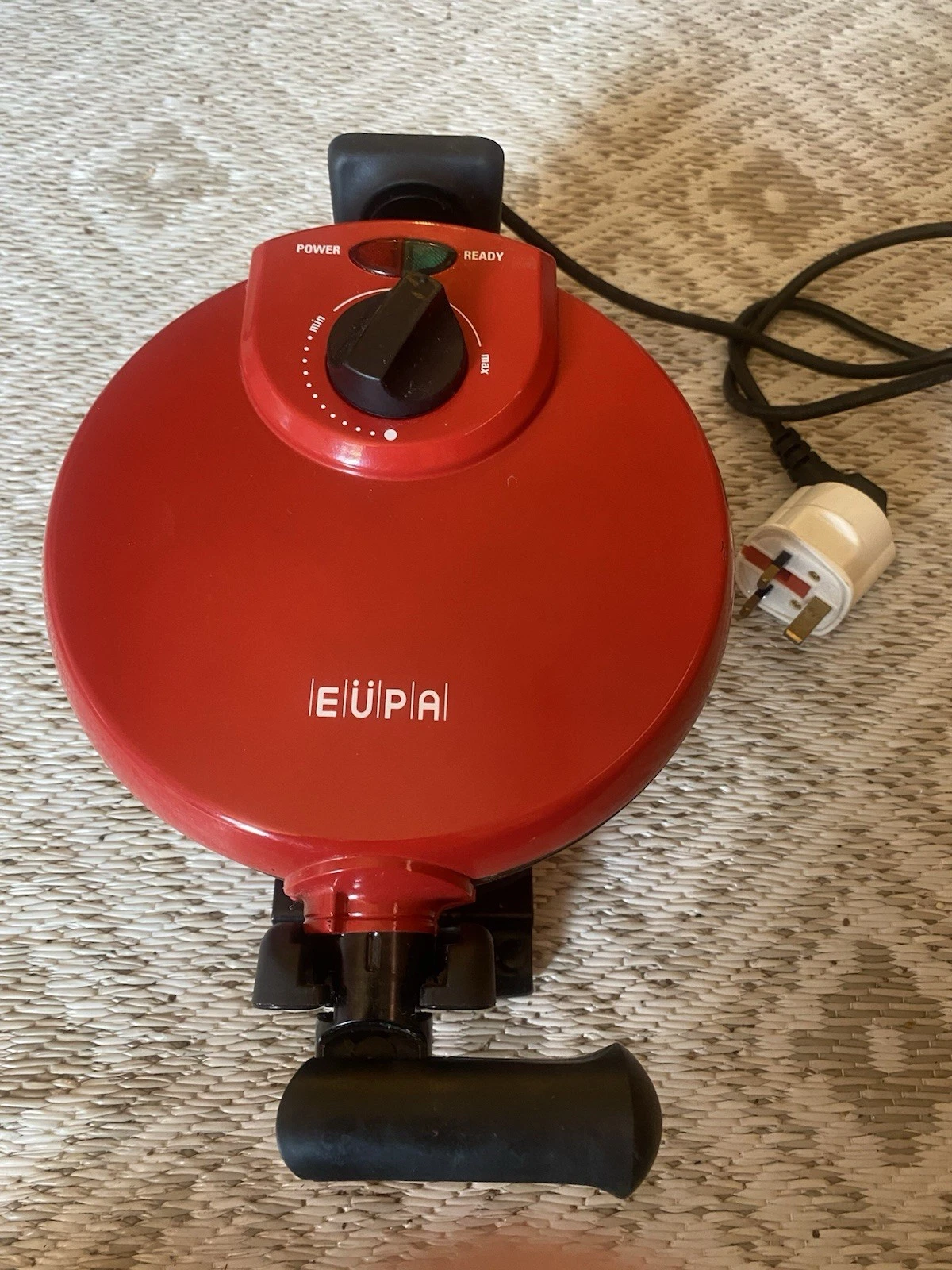 EUPA Waffle Maker Machine Belgian Cake Bread Kitchen Cooking 220V 900W - RED