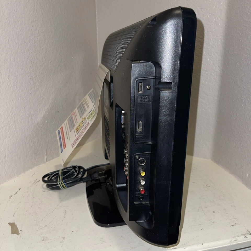 Philips 19PFL3504D/F7 19-Inch LCD HDTV Gaming TV / Monitor - Image 3 of 4