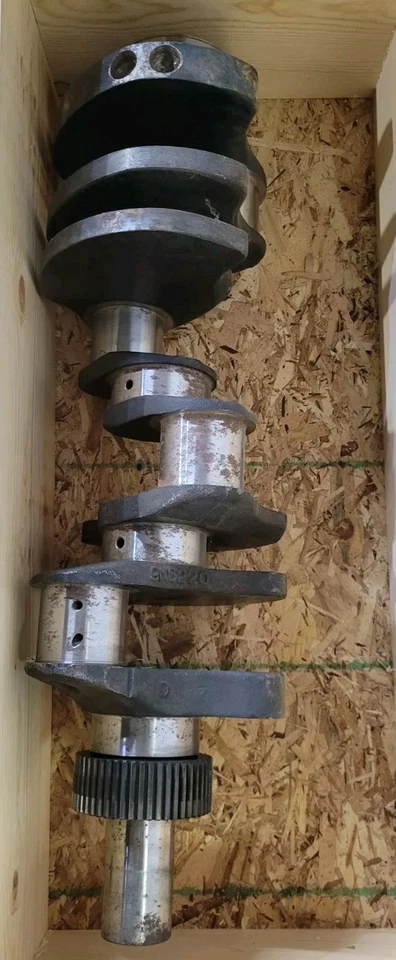 9N6220 9N6221 USED CATERPILLAR CRANKSHAFT FOR A 3208 ENGINE FREE SHIPPING! - Image 3 of 4