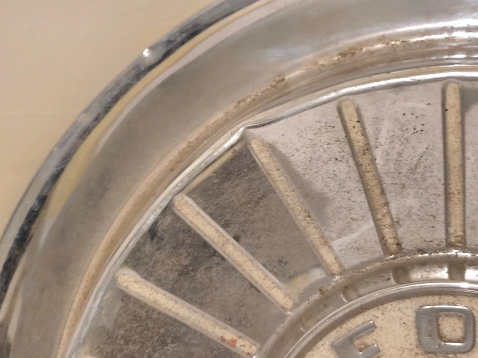 Juego de 1 tapacubos Ford Fairlane Ranchero 1957 Foto 2 de 4