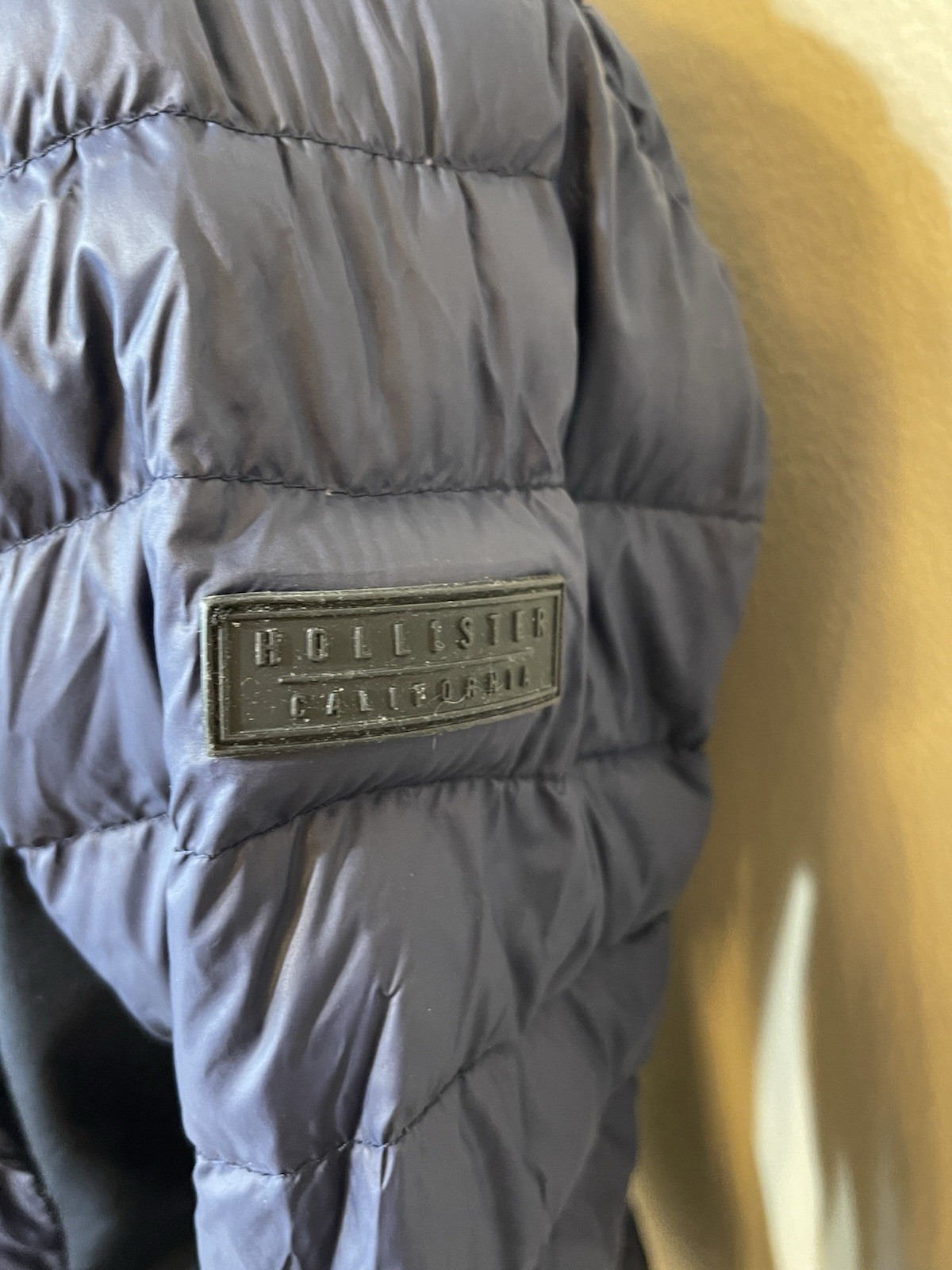 Hollister Ultimate Down Collection lightweight pu… - image 3