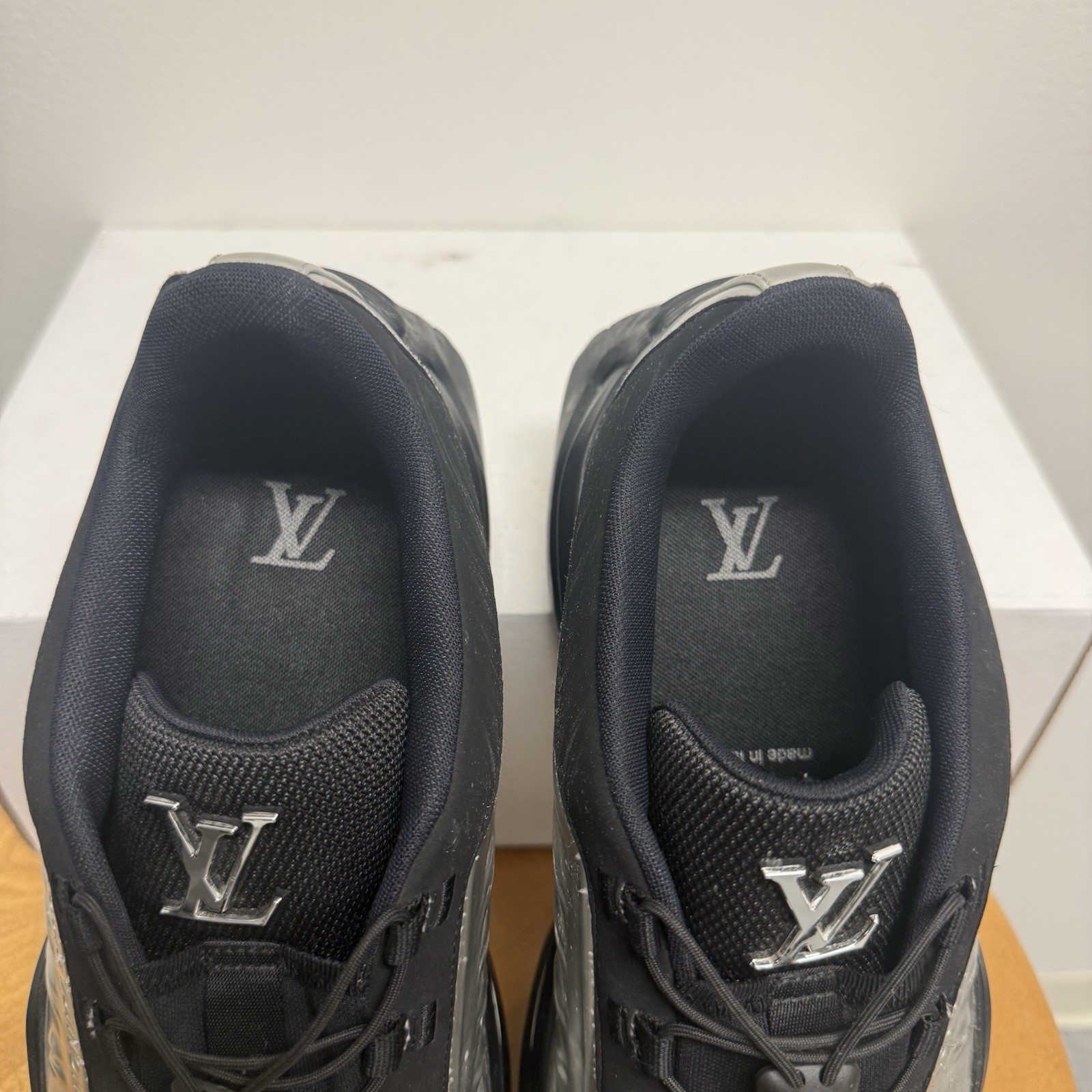 Louis Vuitton Millenium Silver Black Trainer Sz 1… - image 4