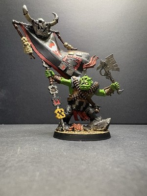 Games Workshop WARHAMMER40K Bannernob Ork Single Miniature Painted