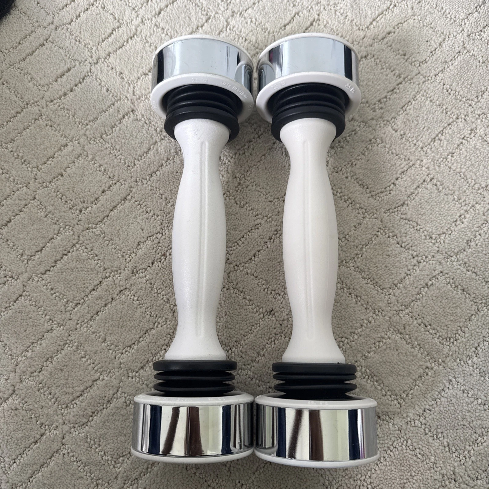 2 Shake Weight 2.5 LB White Dumbbell Home Fitness Exercise Training