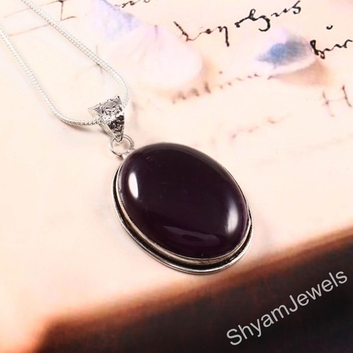 Pendente In Argento Sterling Con Gemma Ovale Naturale Di Ametista Viola E Catena