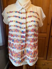 Atmosphere cream short sleeve blouse with horizontal flower rows size 12