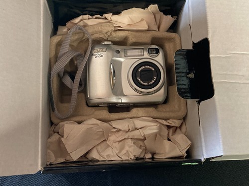 (2) Nikon COOLPIX L11 2100 6MP Digital Cameras w/1 Memory Card & (2) Cables - Picture 17 of 21