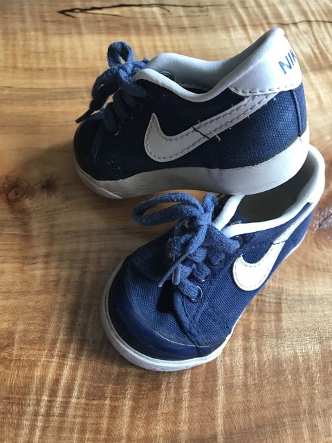 infant nike shoes size 2